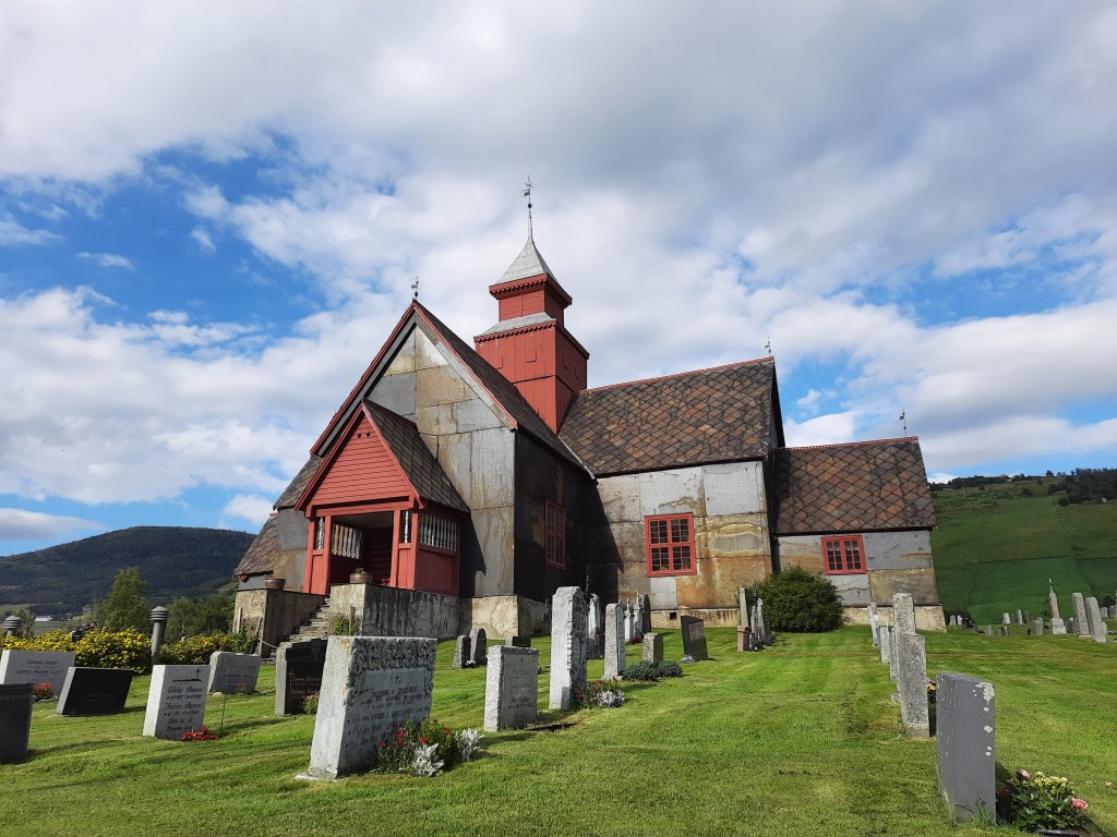 Einzigartige Kirche in Dovre