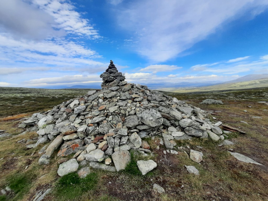 Der Steinhaufen auf dem Dovre-Fjell ist für viele ein bedeutender Punkt der Reise. Oft legen Pilger einen Stein ab um sich von Sünden erlösen zu lassen.